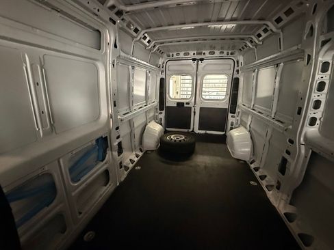 Used 2023 RAM ProMaster 2500 image 18