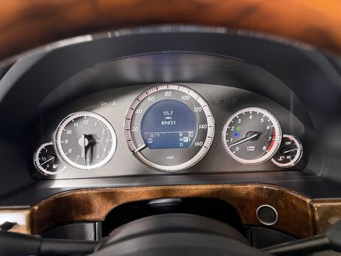 Used 2011 Mercedes-Benz E 350 4MATIC Sedan image 39