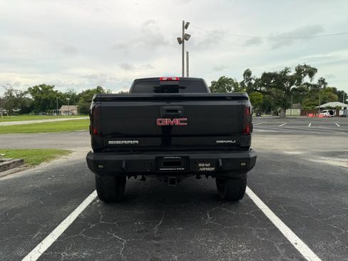 Used 2016 GMC Sierra 2500 Denali w/ Duramax Plus Package AWD/4WD image 6