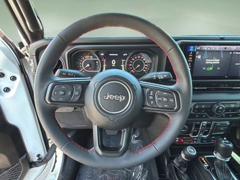 Used 2024 Jeep Wrangler Unlimited Rubicon w/ XTREMEE 35" Tire Package AWD/4WD image 14