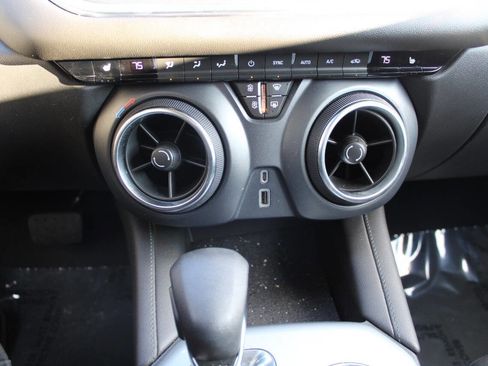 Used 2022 Chevrolet Blazer LT image 18