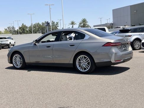 Used 2025 BMW 530i RWD image 9