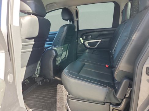 Used 2017 Nissan Titan SL image 17