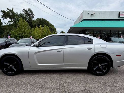 Used 2012 Dodge Charger SXT w/ Blacktop Pkg RWD image 3