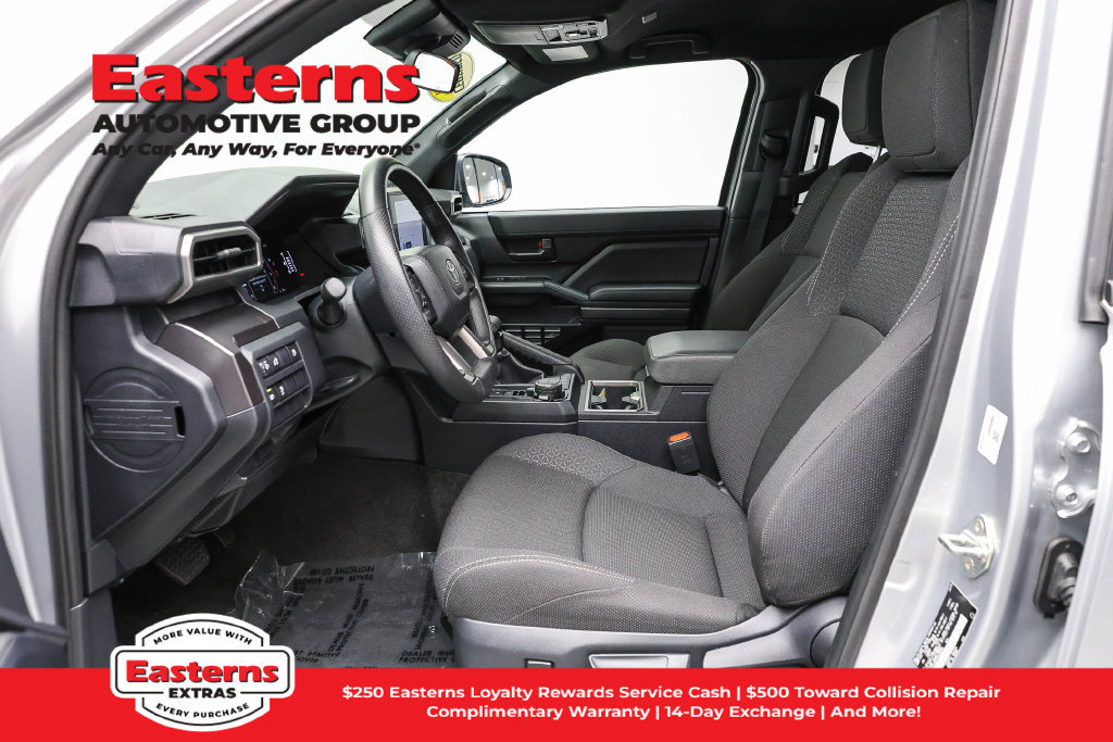 Used 2025 Toyota 4Runner SR5 AWD/4WD image 15