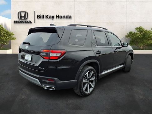 Used 2024 Honda Pilot Elite image 3