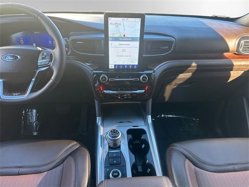 Used 2023 Ford Explorer King Ranch w/ Premium Technology Package image 11