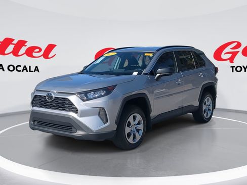 Used 2020 Toyota RAV4 LE image 1