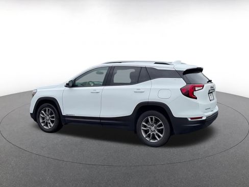 Used 2024 GMC Terrain SLT AWD/4WD image 10