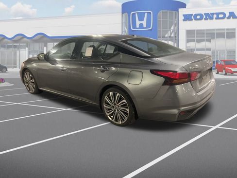 Used 2023 Nissan Altima 2.5 SL image 3