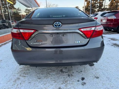 Used 2016 Toyota Camry SE image 6