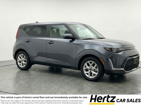 Used 2025 Kia Soul LX w/ LX Technology Package FWD image 1