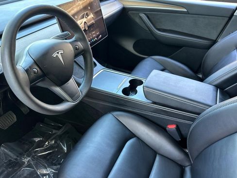 Used 2023 Tesla Model Y Long Range AWD/4WD image 18