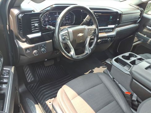 Used 2025 Chevrolet Silverado 1500 LT RWD image 17