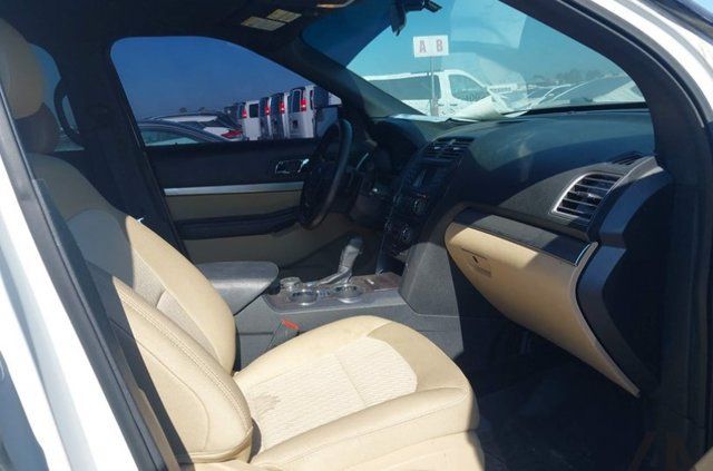 Used 2017 Ford Explorer 4WD image 3