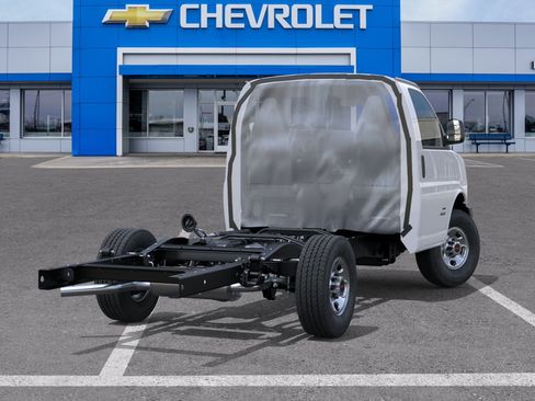 New 2026 GMC Savana 3500 w/ Power Convenience Package RWD image 4