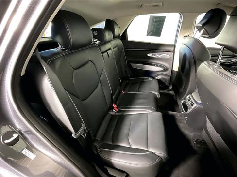 Used 2022 Genesis GV70 2.5T w/ Advanced Package image 39