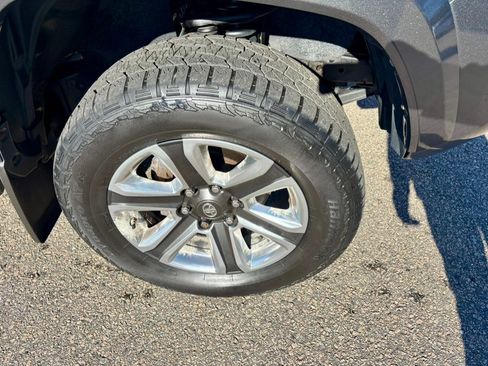 Used 2017 Toyota Tacoma Limited image 30