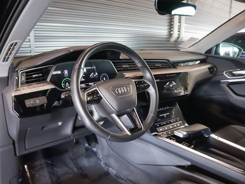 Used 2022 Audi e-tron Premium w/ Convenience Plus Package image 17