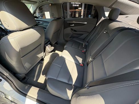 Used 2019 Chevrolet Impala LT image 14