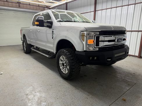 Used 2019 Ford F250 XLT w/ XLT Premium Package image 1