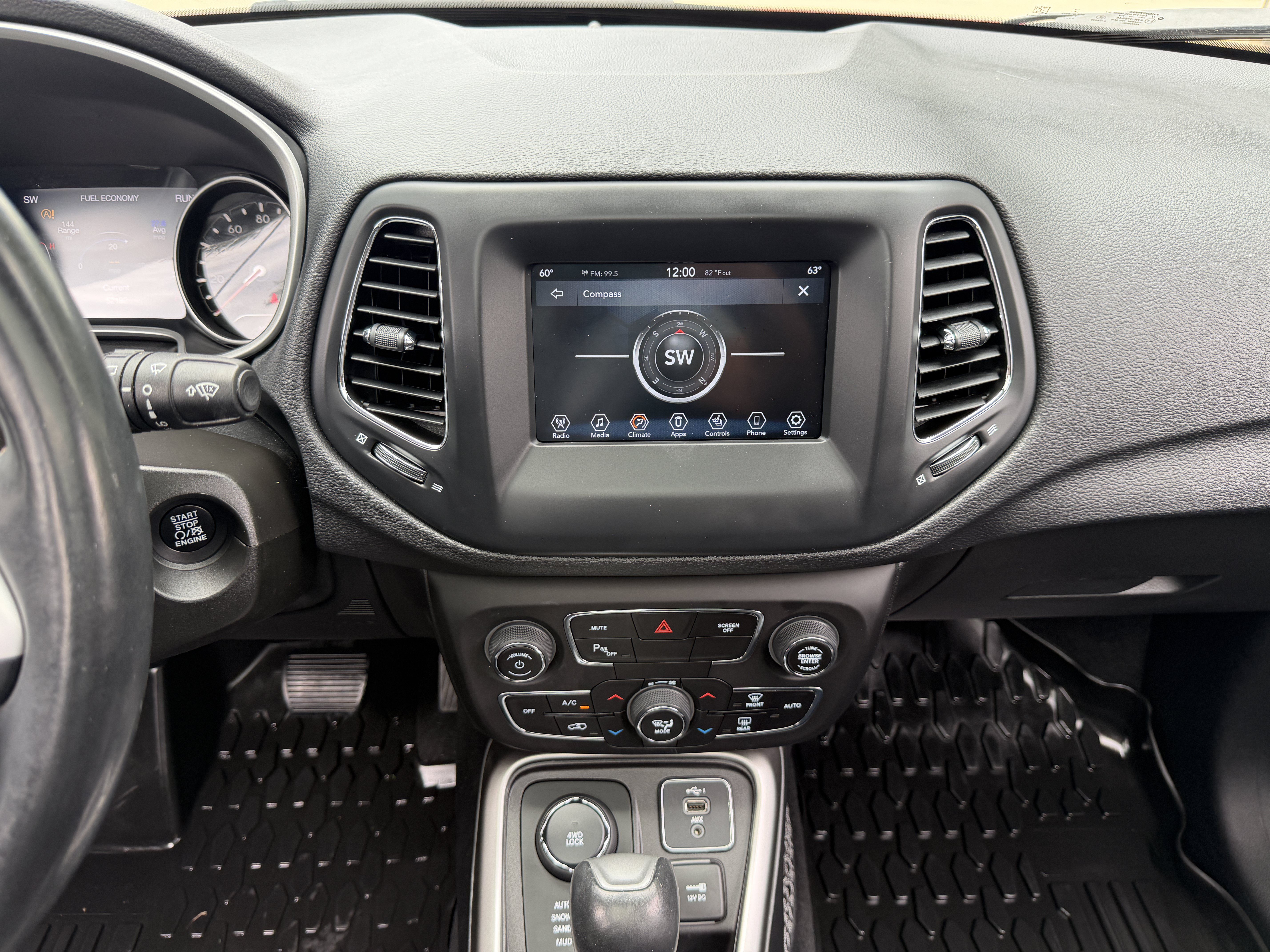 Used 2019 Jeep Compass Latitude w/ Popular Equipment Group AWD/4WD image 24