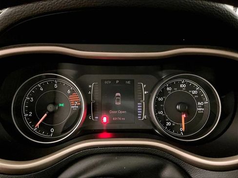 Used 2016 Jeep Cherokee Sport AWD/4WD image 19