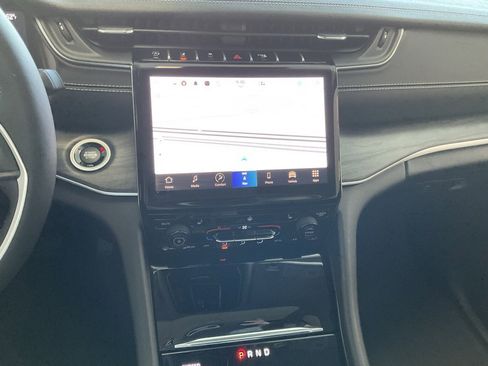 Used 2023 Jeep Grand Cherokee Limited w/ Black Appearance Package image 16