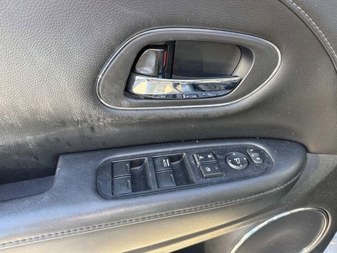 Used 2019 Honda HR-V Touring image 20