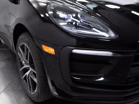 Certified 2026 Porsche Macan AWD/4WD image 12