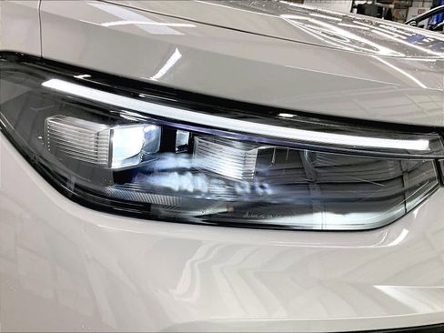 New 2026 Volkswagen Tiguan SE R-Line image 34