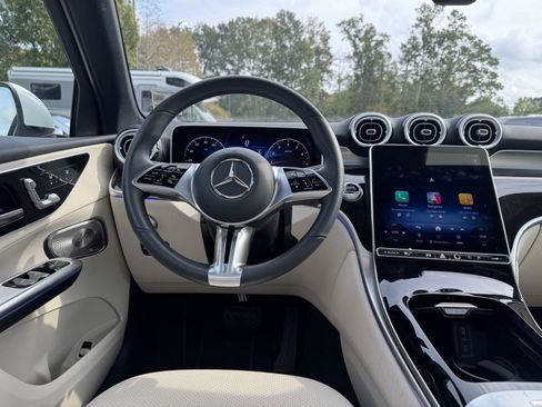 Certified 2025 Mercedes-Benz GLC 300 image 19
