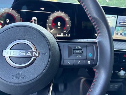Used 2025 Nissan Kicks SR FWD image 15