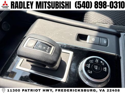 Used 2022 Mitsubishi Outlander ES AWD/4WD image 11
