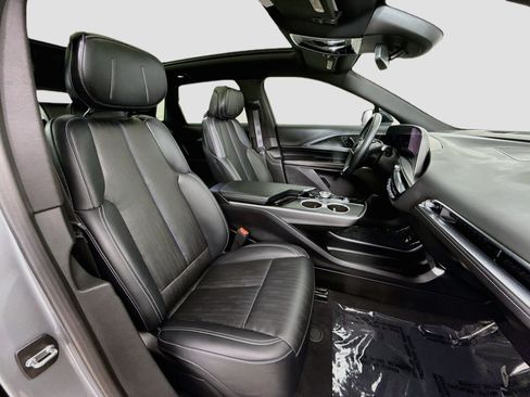 Used 2024 Cadillac Lyriq Luxury RWD image 30