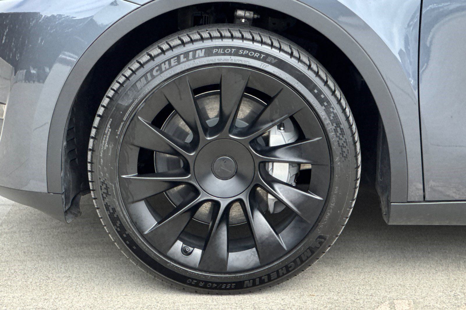 Used 2023 Tesla Model Y 2WD image 12