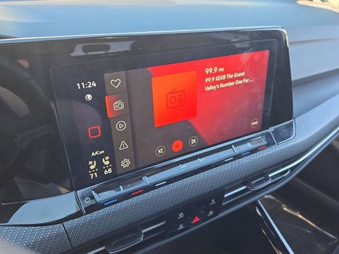 Used 2024 Volkswagen Golf R image 23