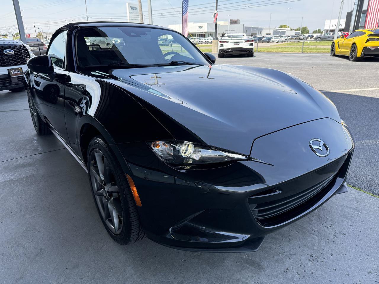 Used 2023 MAZDA MX-5 Miata Grand Touring w/ Weather Package RWD image 3