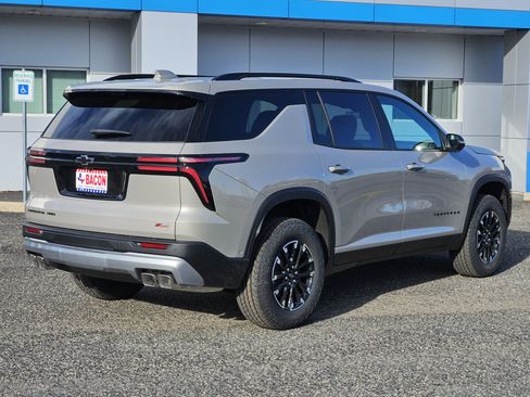 New 2026 Chevrolet Traverse Z71 w/ Enhanced Driving Package image 3