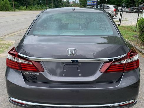 Used 2016 Honda Accord EX image 5