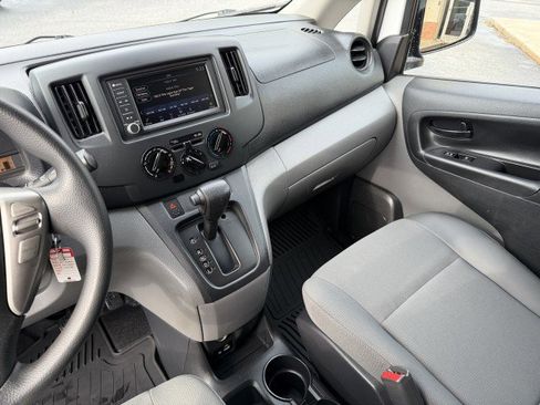 Used 2021 Nissan NV200 S image 9