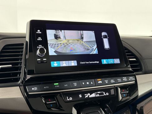 New 2026 Honda Odyssey Touring image 18