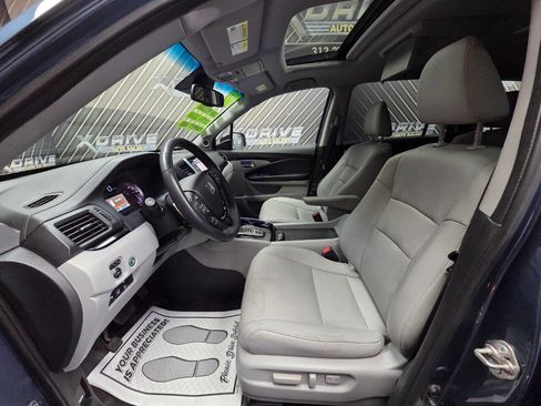 Used 2017 Honda Pilot Touring image 17