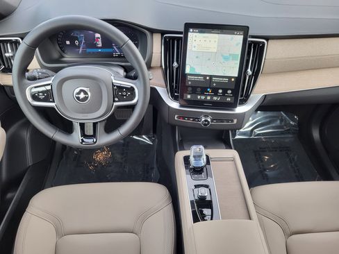 New 2026 Volvo XC90 T8 Plus image 17