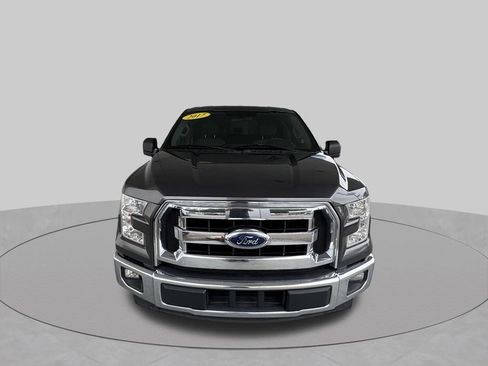 Used 2017 Ford F150 XLT w/ Trailer Tow Package RWD image 3