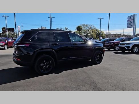 New 2026 Jeep Grand Cherokee Altitude RWD image 37