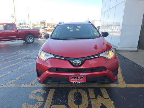 Used 2017 Toyota RAV4 LE image 10