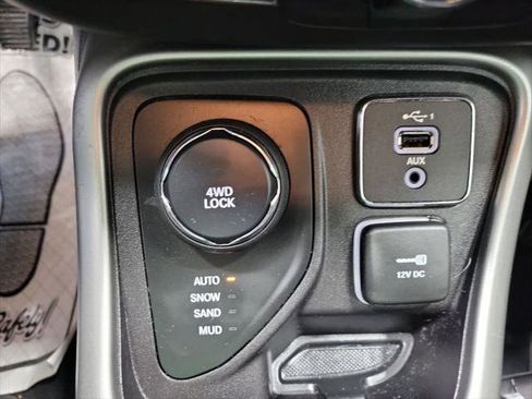 Certified 2019 Jeep Compass Latitude w/ Popular Equipment Group AWD/4WD image 33