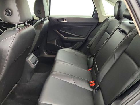 Used 2019 Volkswagen Jetta SE w/ Cold Weather Package FWD image 21