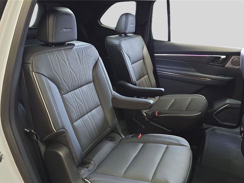New 2026 Buick Enclave Avenir w/ Super Cruise Package image 17
